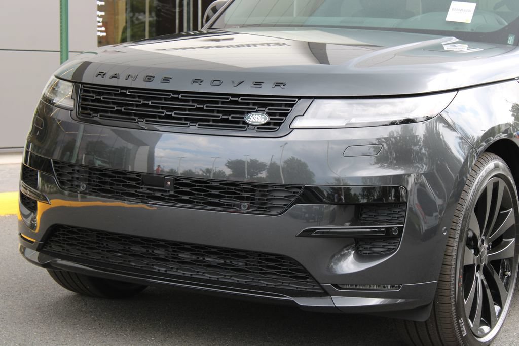 New 2026 Land Rover Range Rover Sport Dynamic SE AWD/4WD image 3