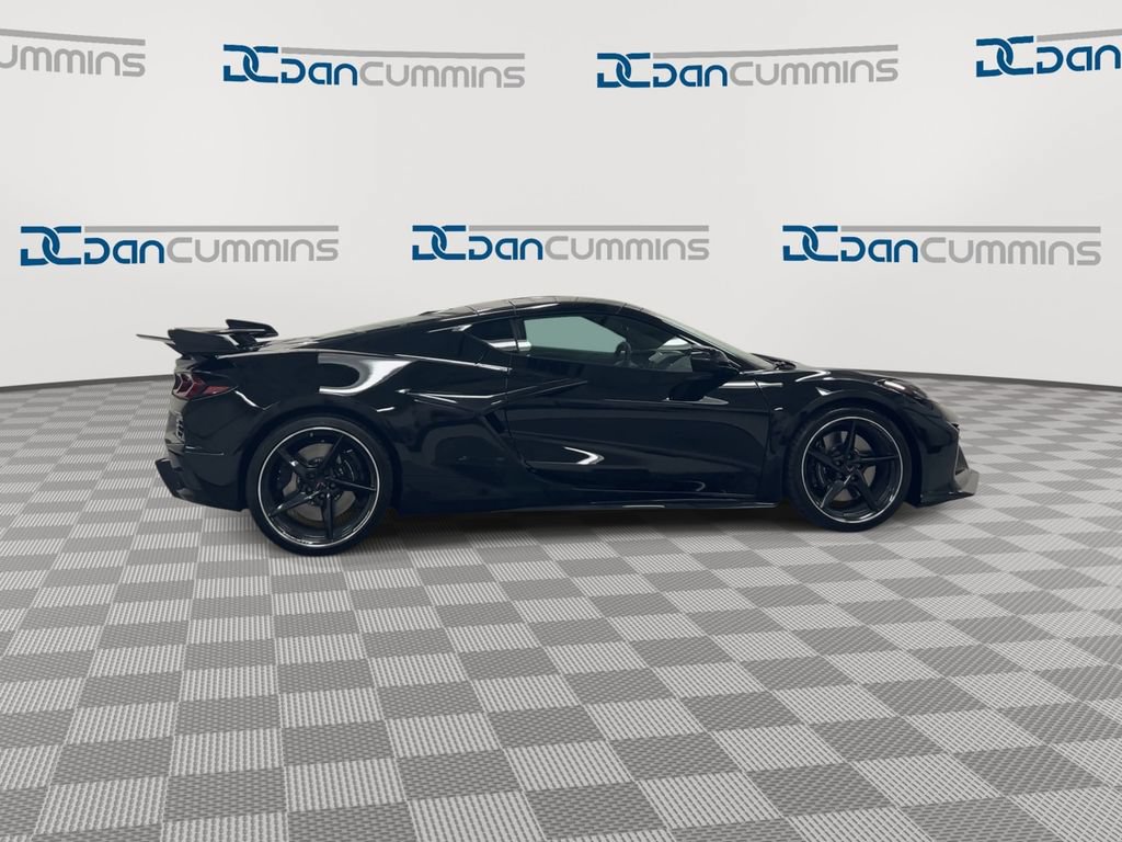 New 2027 Chevrolet Corvette Z06 w/ Stealth Interior Trim Package RWD image 9