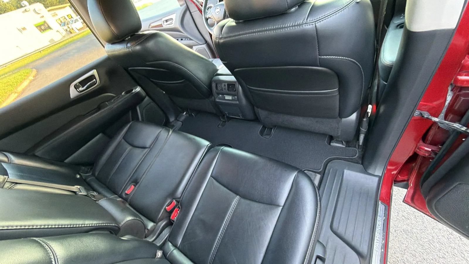 Used 2014 Nissan Pathfinder SL w/ SL Tech Package AWD/4WD image 56