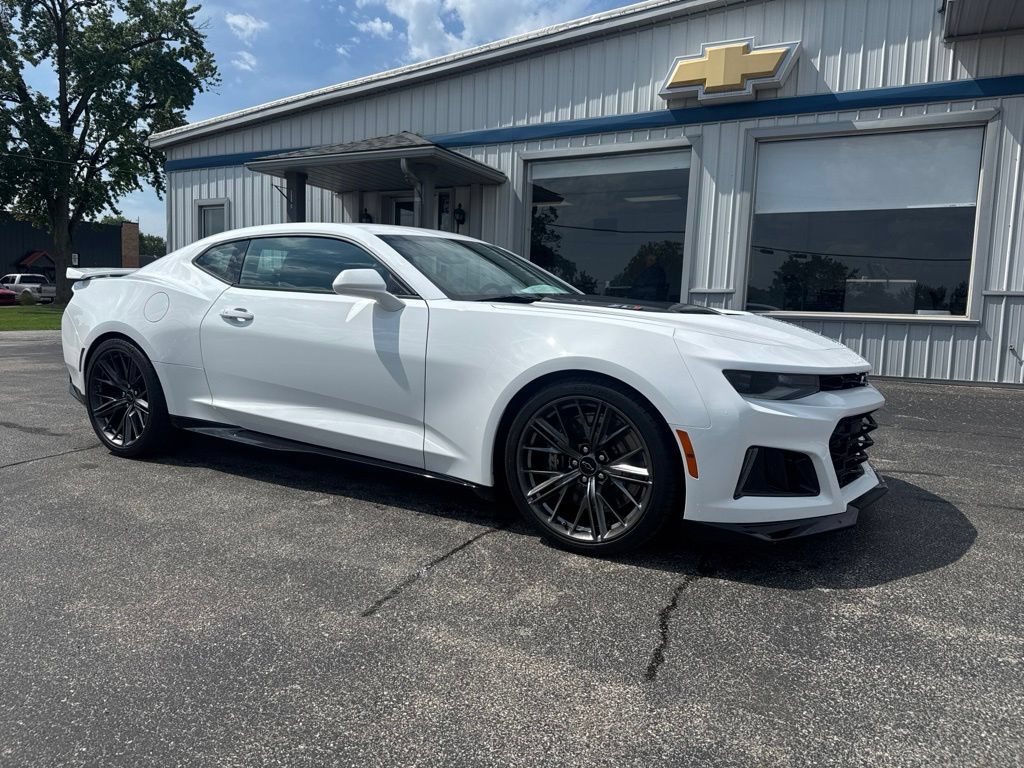 Used 2018 Chevrolet Camaro ZL1 RWD image 13