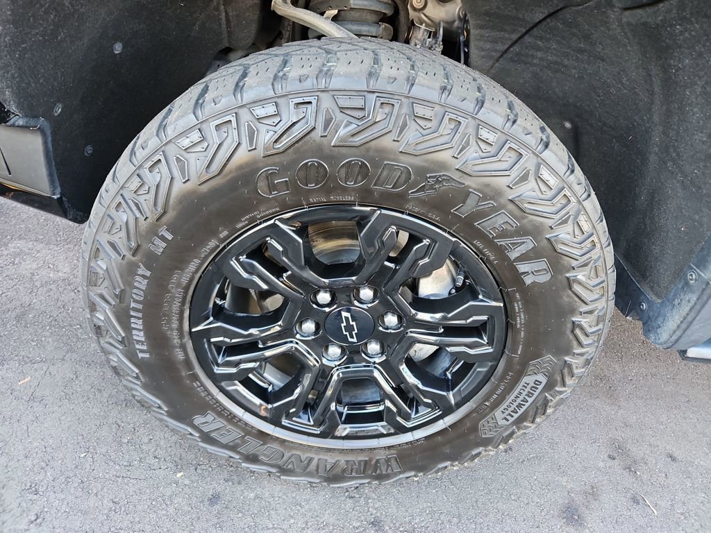 Used 2022 Chevrolet Silverado 1500 ZR2 w/ Technology Package image 37