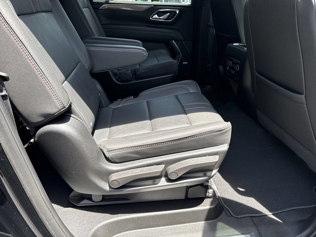 Used 2024 Chevrolet Suburban RST w/ Luxury Package AWD/4WD image 15