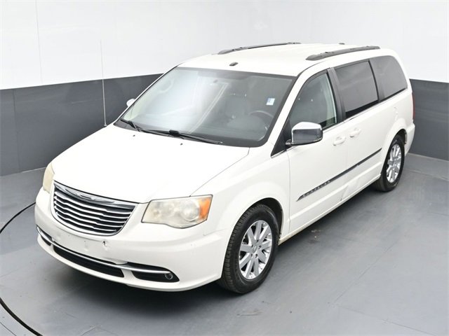 Used 2011 Chrysler Town & Country Touring-L w/ Entertainment Group #2 image 42