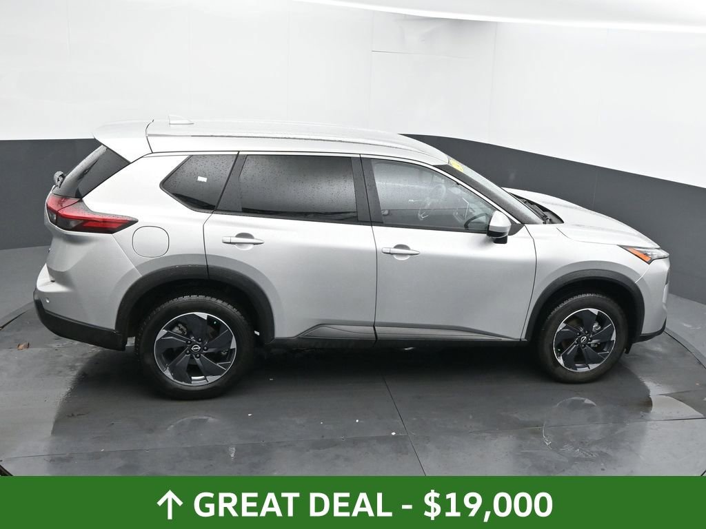 Used 2024 Nissan Rogue SV image 45