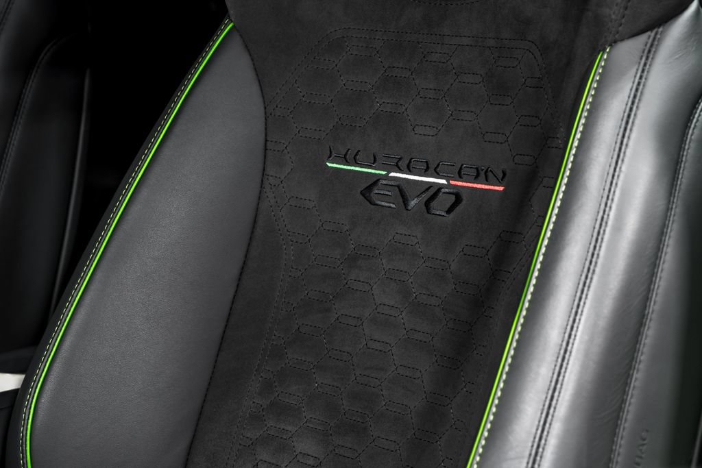 Used 2022 Lamborghini Huracan EVO RWD image 21