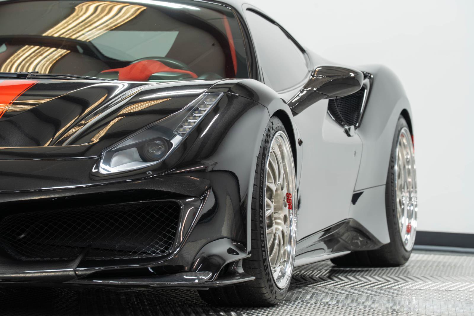 Used 2019 Ferrari 488 Pista Coupe RWD image 9