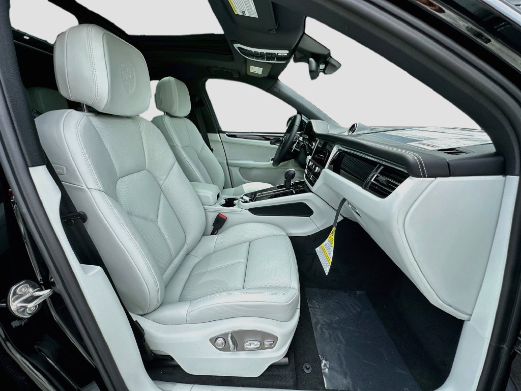 New 2026 Porsche Macan AWD/4WD image 29