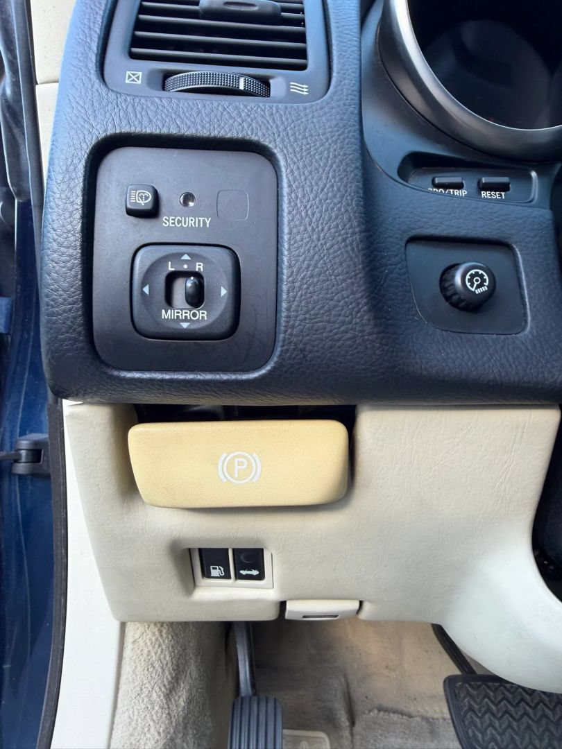 Used 2005 Lexus SC 430 Convertible w/ Preferred Accessory Pkg RWD image 27