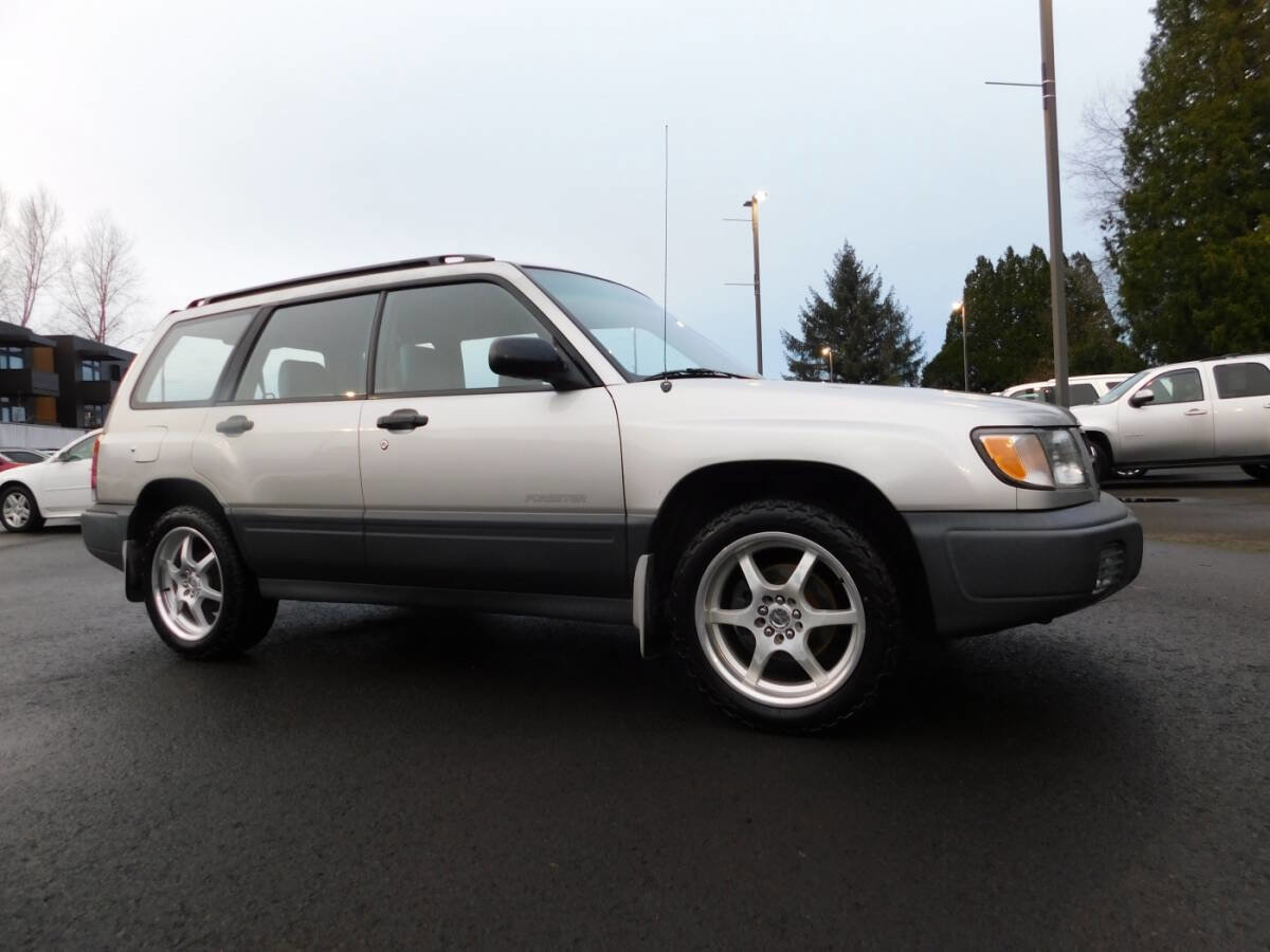 Used 1999 Subaru Forester L AWD/4WD image 1