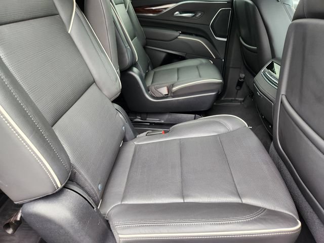 Used 2021 Cadillac Escalade Premium Luxury AWD/4WD image 24