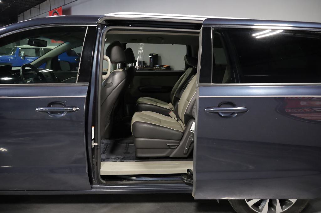 Used 2016 Kia Sedona SX FWD image 17