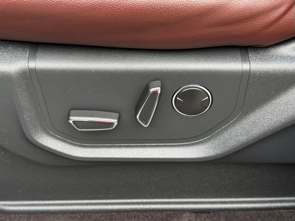 Used 2022 Ford Expedition Max Limited image 19