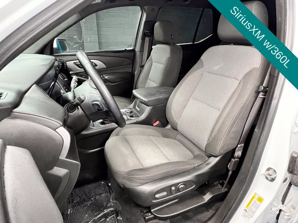 Used 2023 Chevrolet Traverse LT FWD image 7