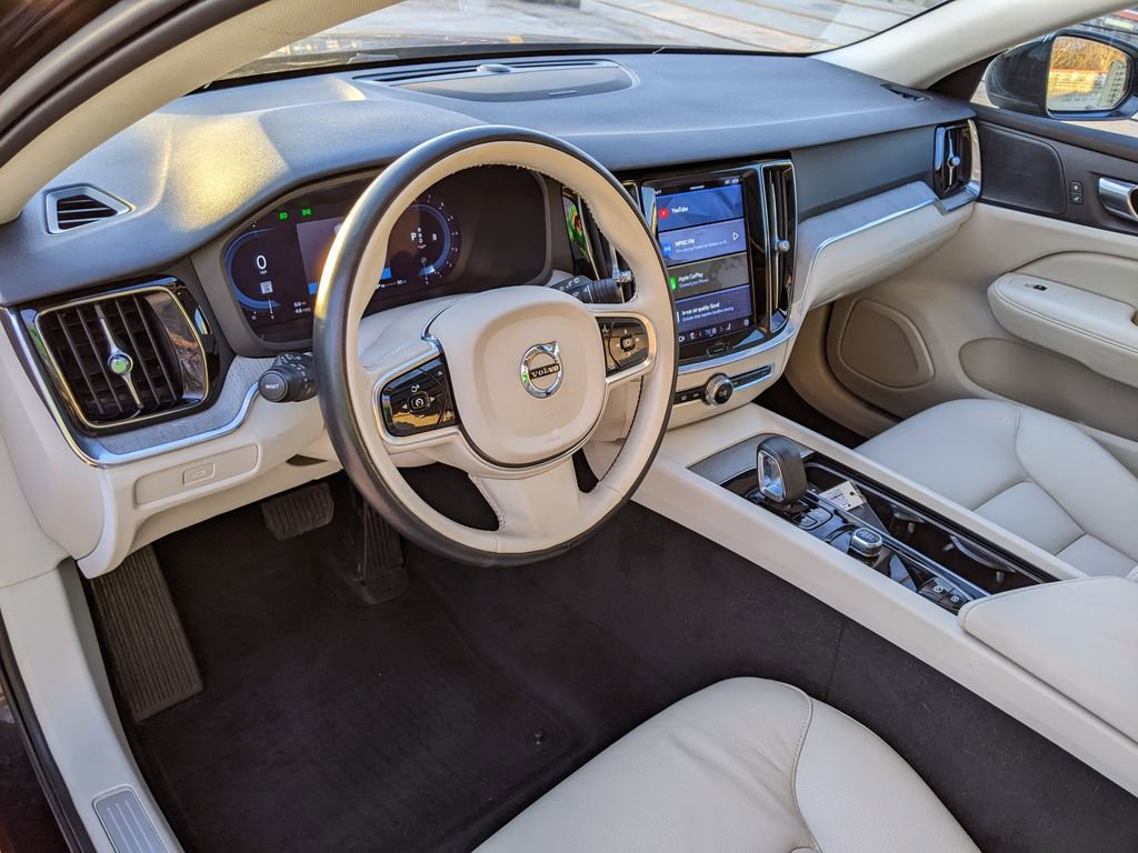 Certified 2023 Volvo V60 B5 Cross Country Plus w/ Climate Package image 8