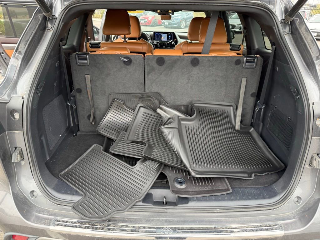 Used 2021 Toyota Highlander Platinum image 26