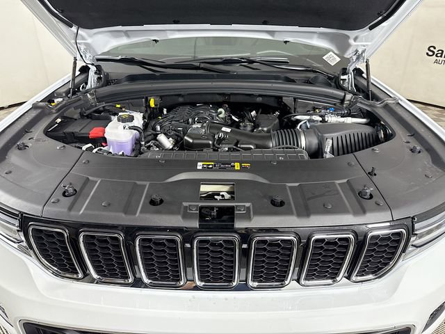 New 2025 Jeep Grand Cherokee L Overland w/ Trailer Tow Package image 32