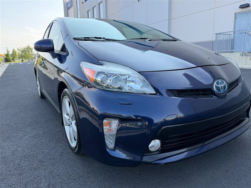 Used 2015 Toyota Prius Five w/ Advanced Technology Package FWD image 21