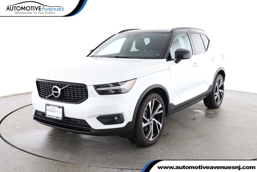 Used 2022 Volvo XC40 T5 R-Design