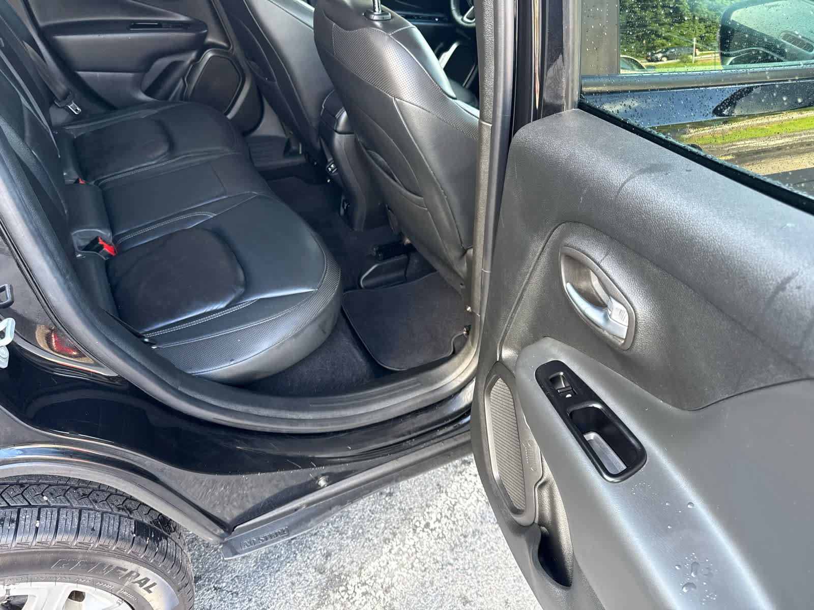 Used 2020 Jeep Renegade Limited w/ UConnect 8.4 Nav Group AWD/4WD image 18