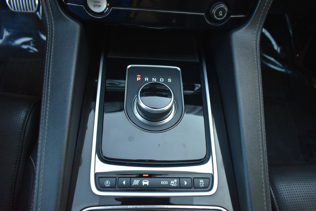 Used 2018 Jaguar F-PACE S AWD/4WD image 23