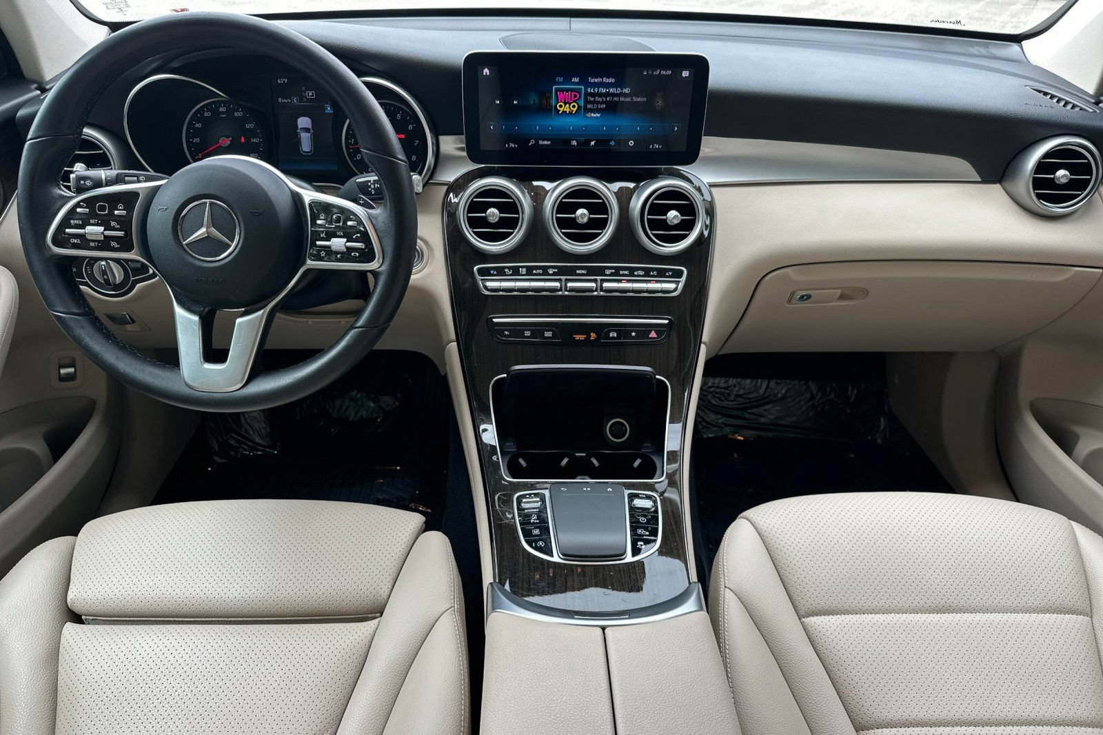 Used 2021 Mercedes-Benz GLC 300 4MATIC image 17