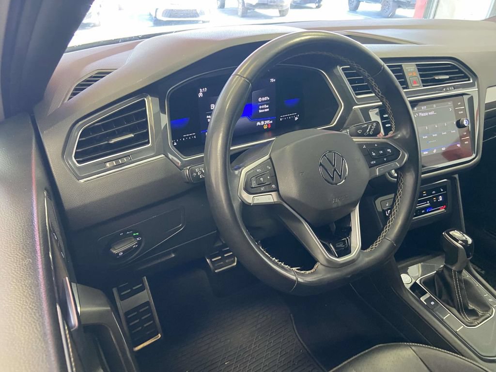 Used 2023 Volkswagen Tiguan SE R-Line FWD image 13