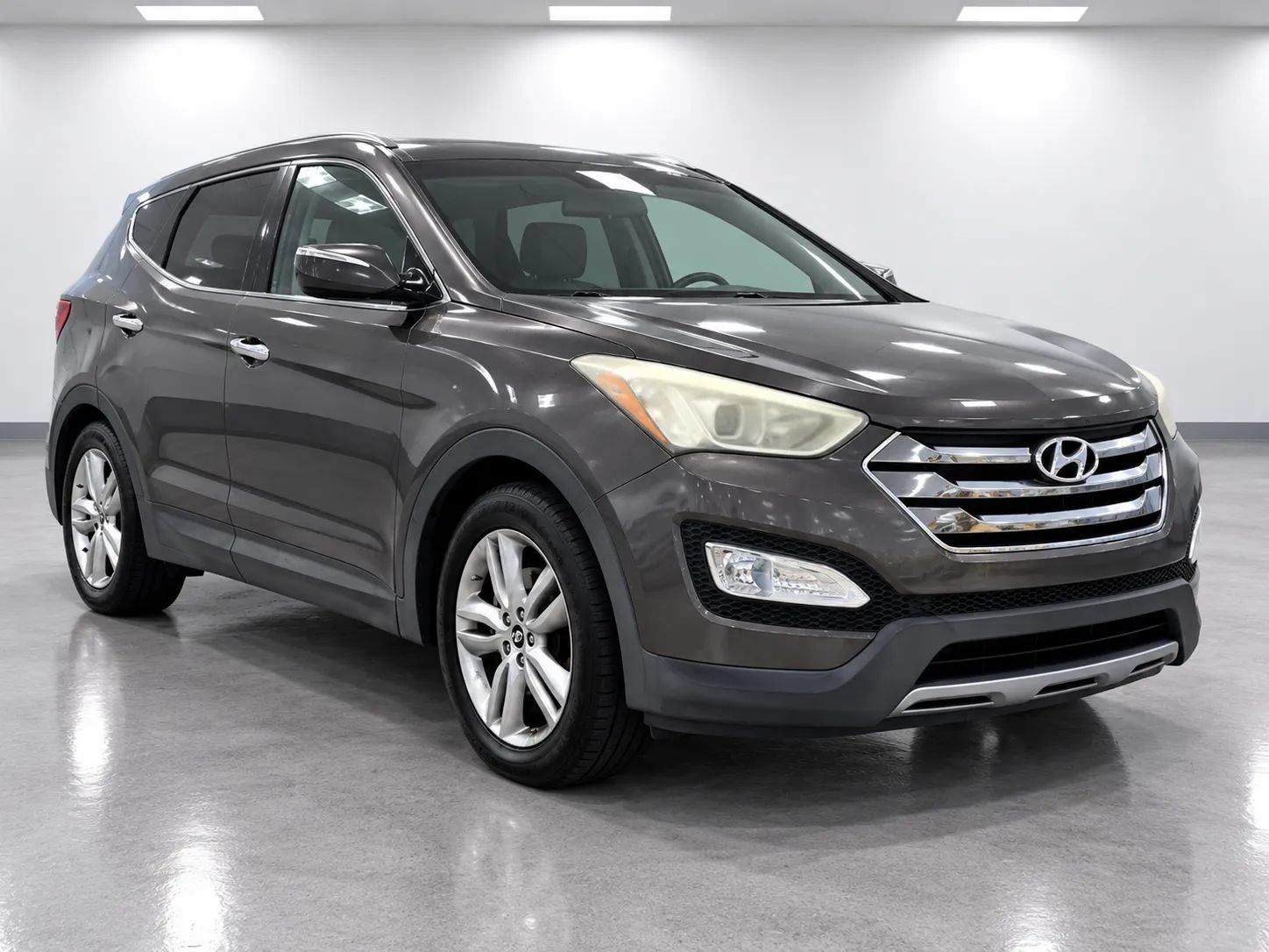 Used 2013 Hyundai Santa Fe Sport 2.0T w/ Technology Pkg FWD image 3