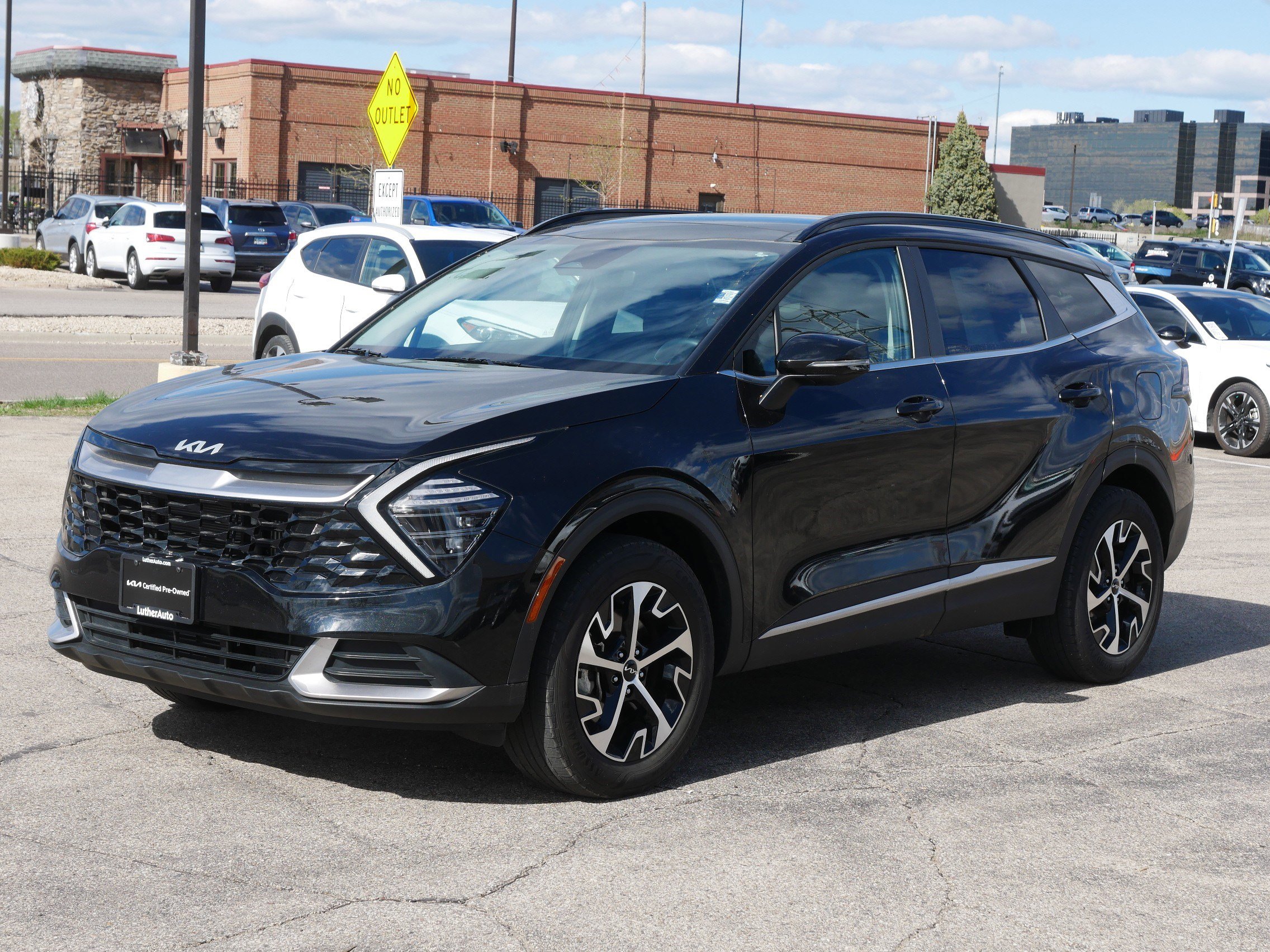Certified 2024 Kia Sportage EX w/ EX Premium Package AWD/4WD image 2