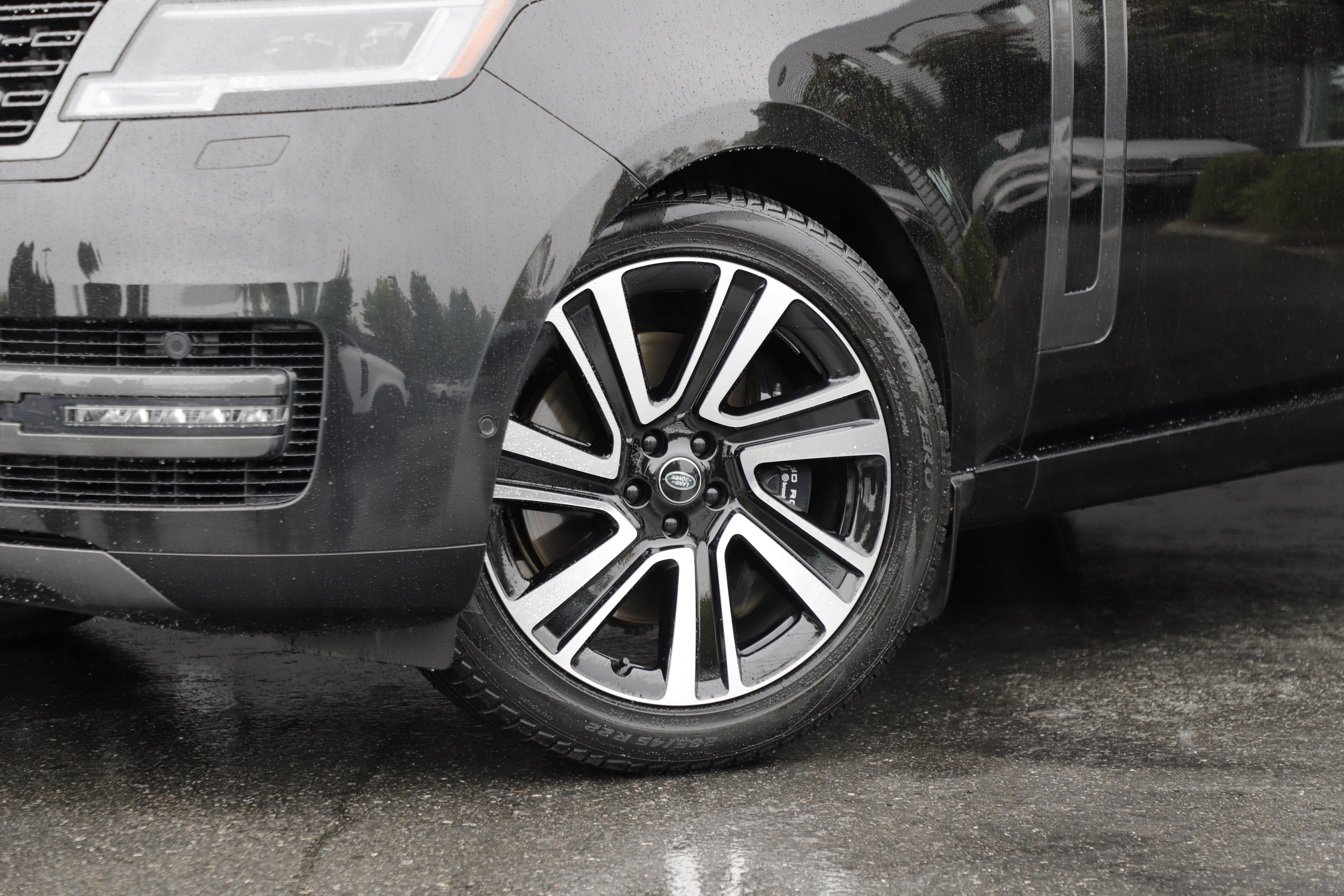 Certified 2024 Land Rover Range Rover SE AWD/4WD image 2