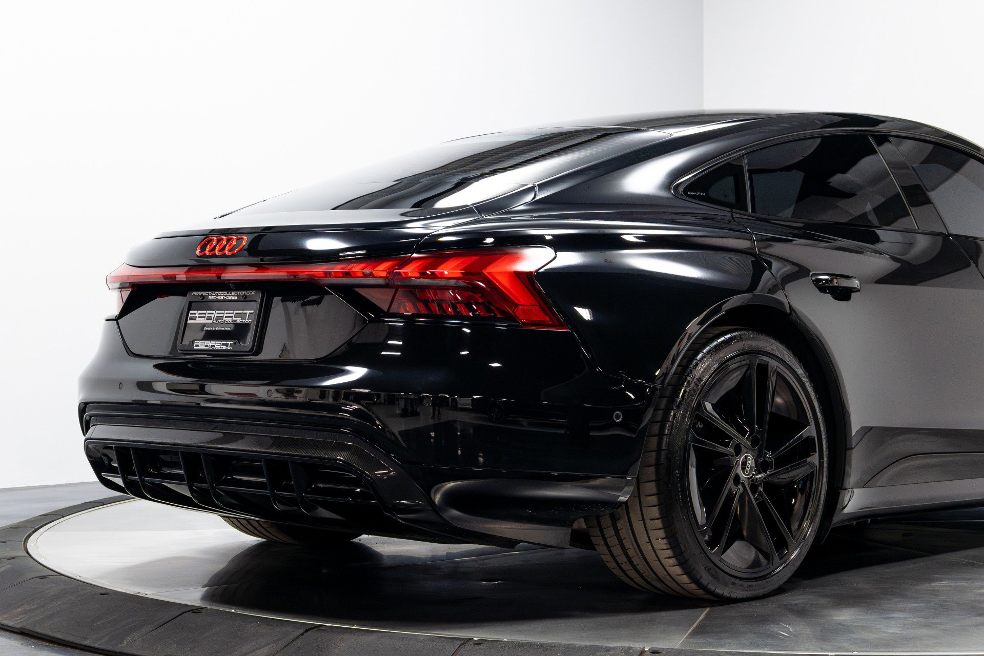 Used 2023 Audi RS e-tron GT image 14