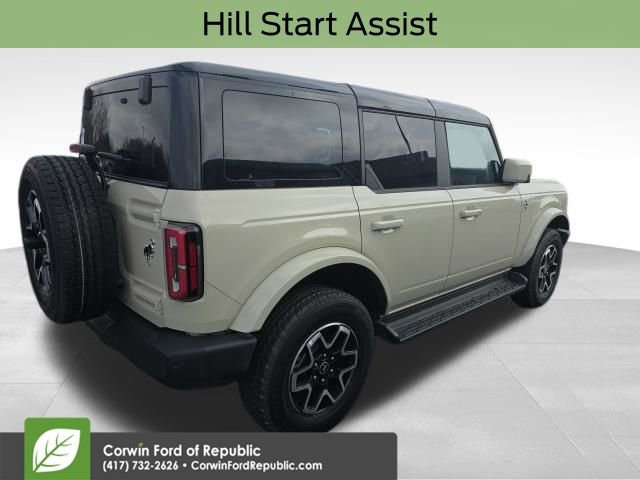 Used 2025 Ford Bronco Outer Banks image 9