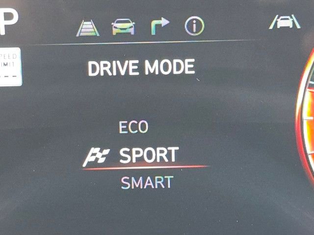 Certified 2025 Hyundai Elantra SEL image 11