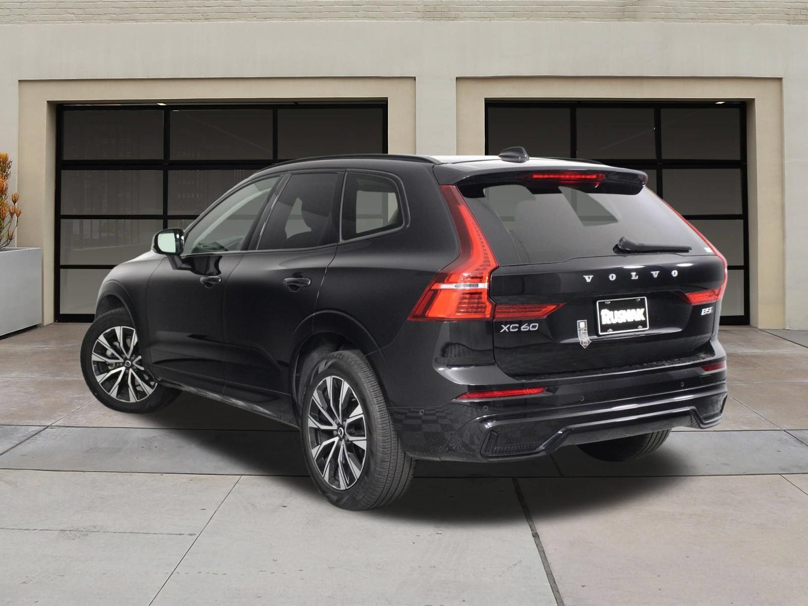 Certified 2025 Volvo XC60 B5 Plus AWD/4WD image 2
