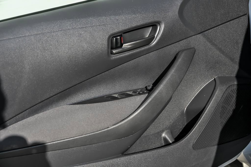 Used 2022 Toyota Corolla LE FWD image 13