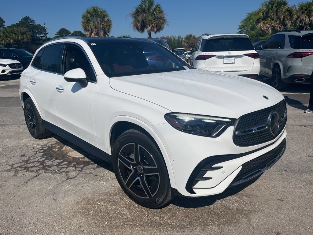 Used 2026 Mercedes-Benz GLC 300 4MATIC image 4