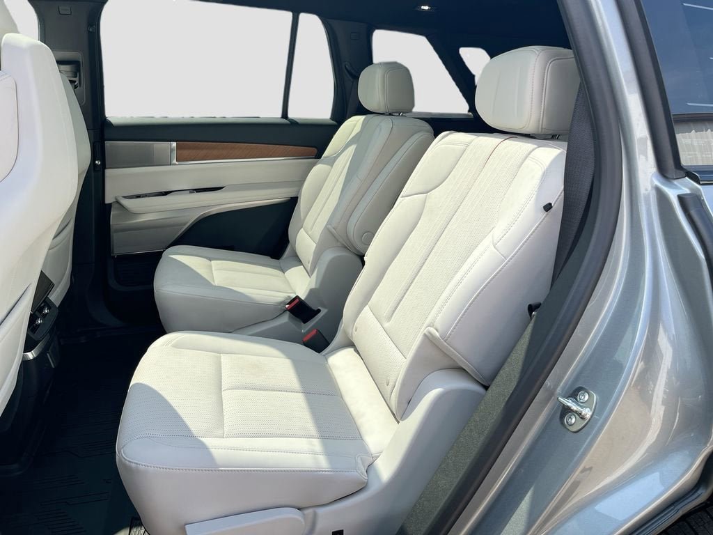 New 2026 Cadillac Vistiq Sport w/ LPO, Floor Liner Package image 25