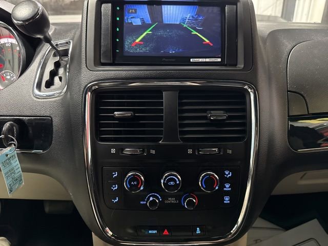 Used 2019 Dodge Grand Caravan SXT image 8