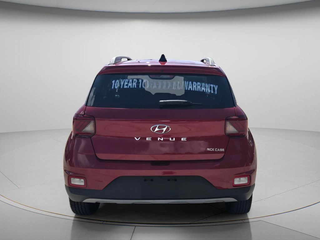 Used 2022 Hyundai Venue Limited w/ Cargo Package FWD image 6