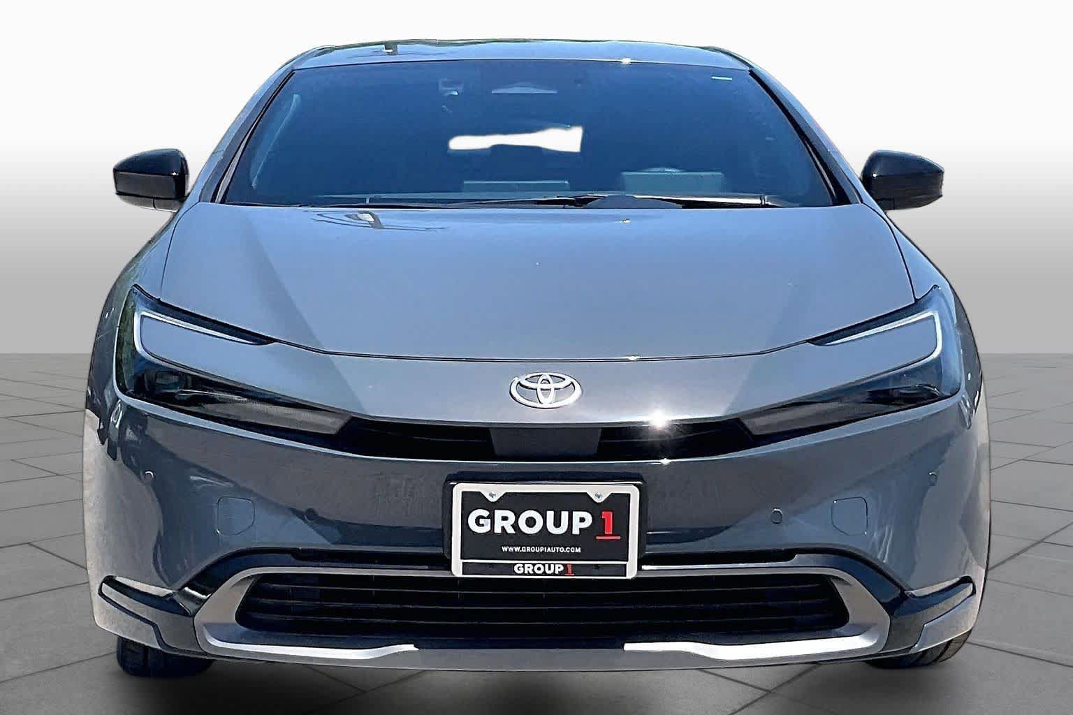 Used 2024 Toyota Prius XLE FWD image 4