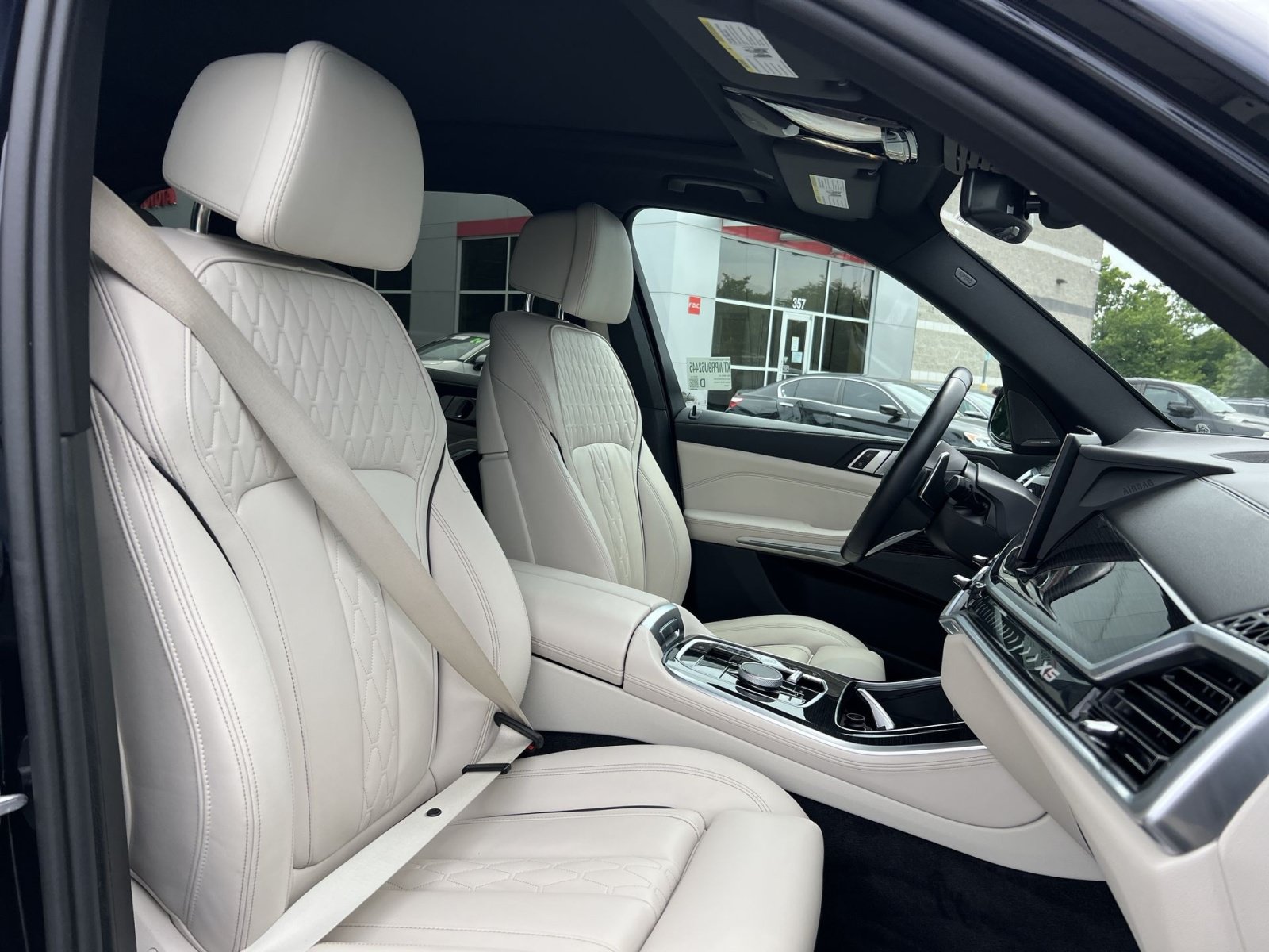Used 2024 BMW X5 xDrive40i w/ M Sport Package AWD/4WD image 27