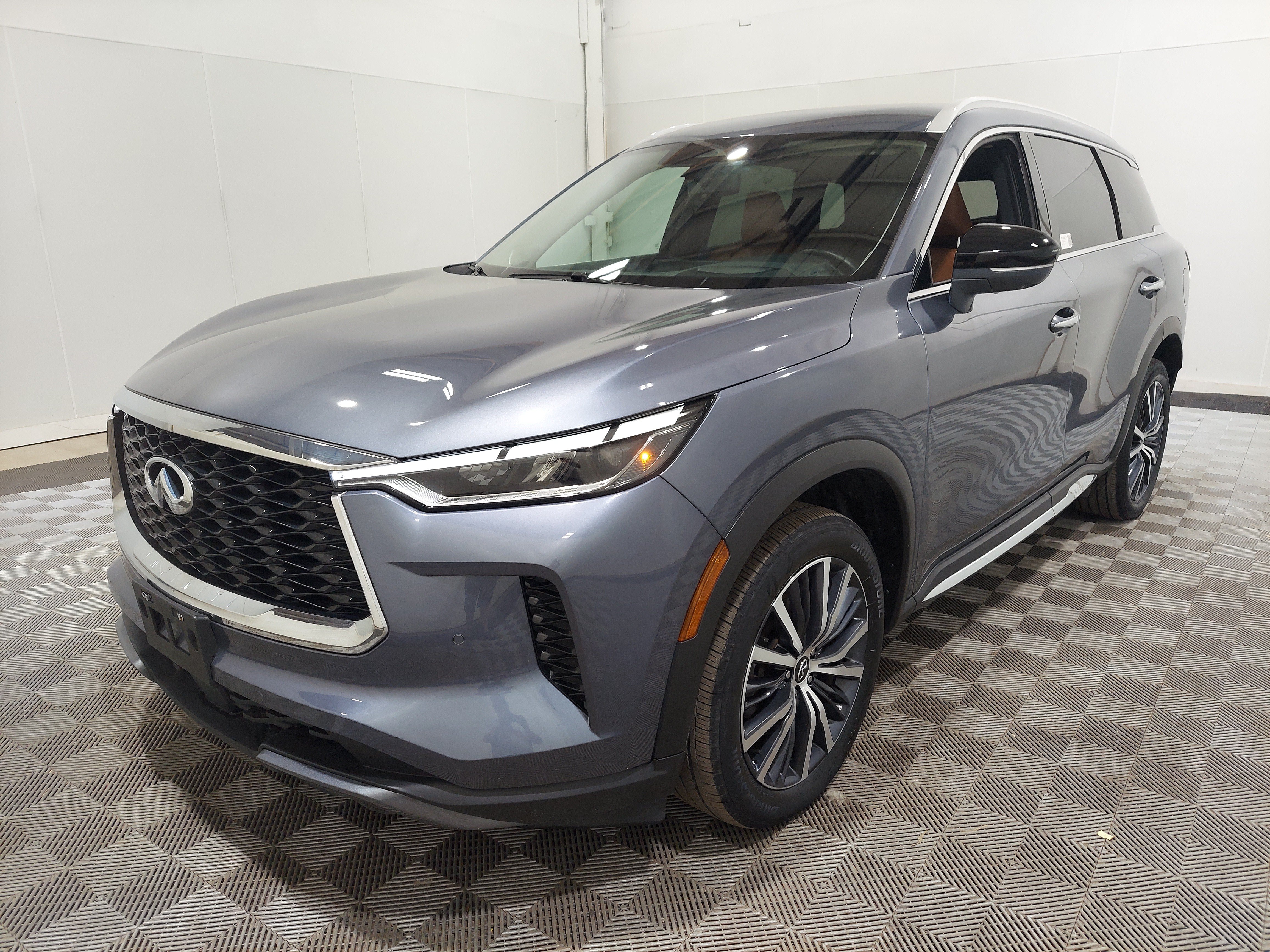 Used 2024 INFINITI QX60 Sensory AWD/4WD image 1