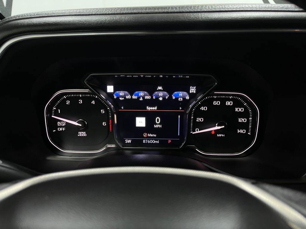 Used 2021 GMC Yukon Denali w/ Advanced Technology Package image 24