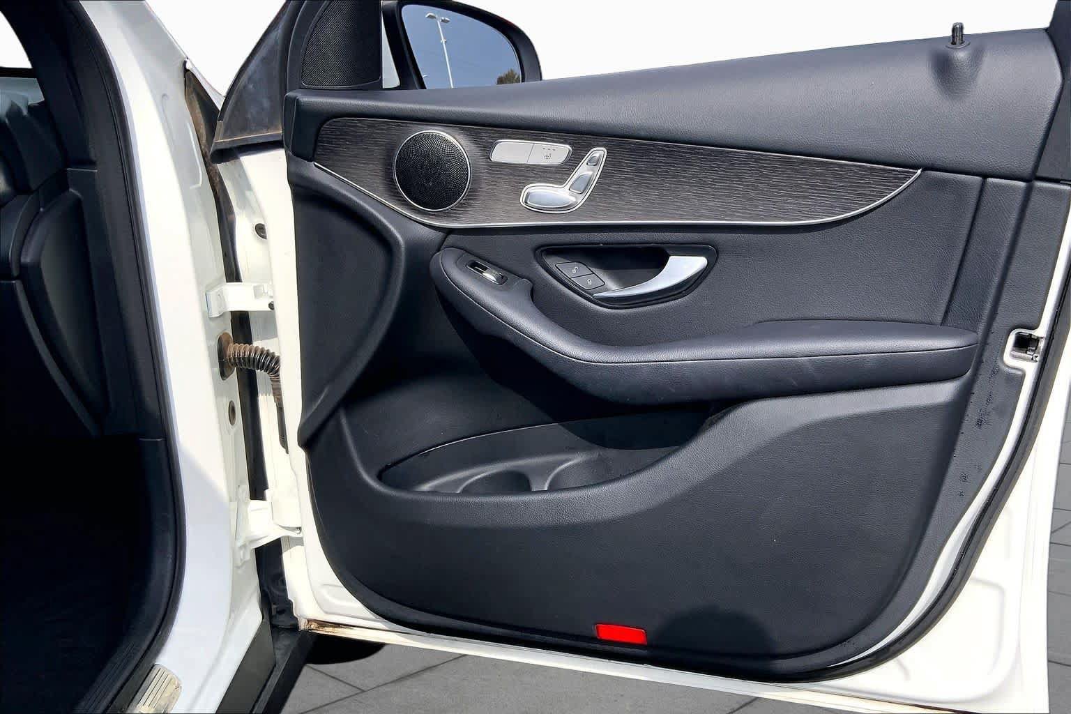 Used 2020 Mercedes-Benz GLC 300 image 23
