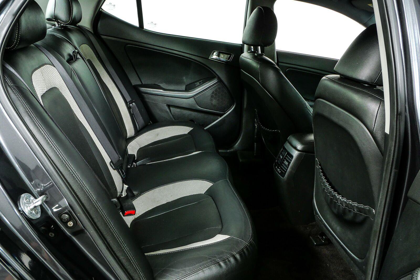 Used 2011 Kia Optima SX FWD image 19