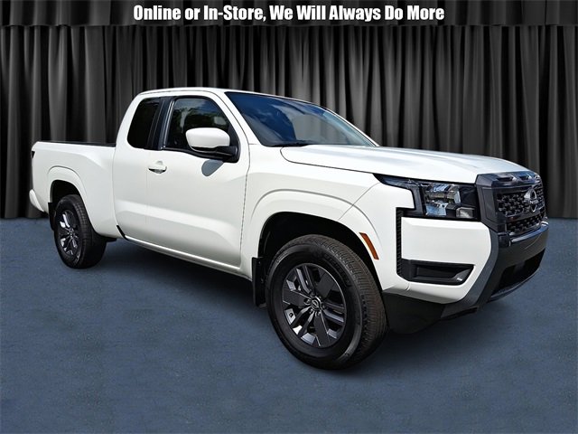 Used 2025 Nissan Frontier SV image 1
