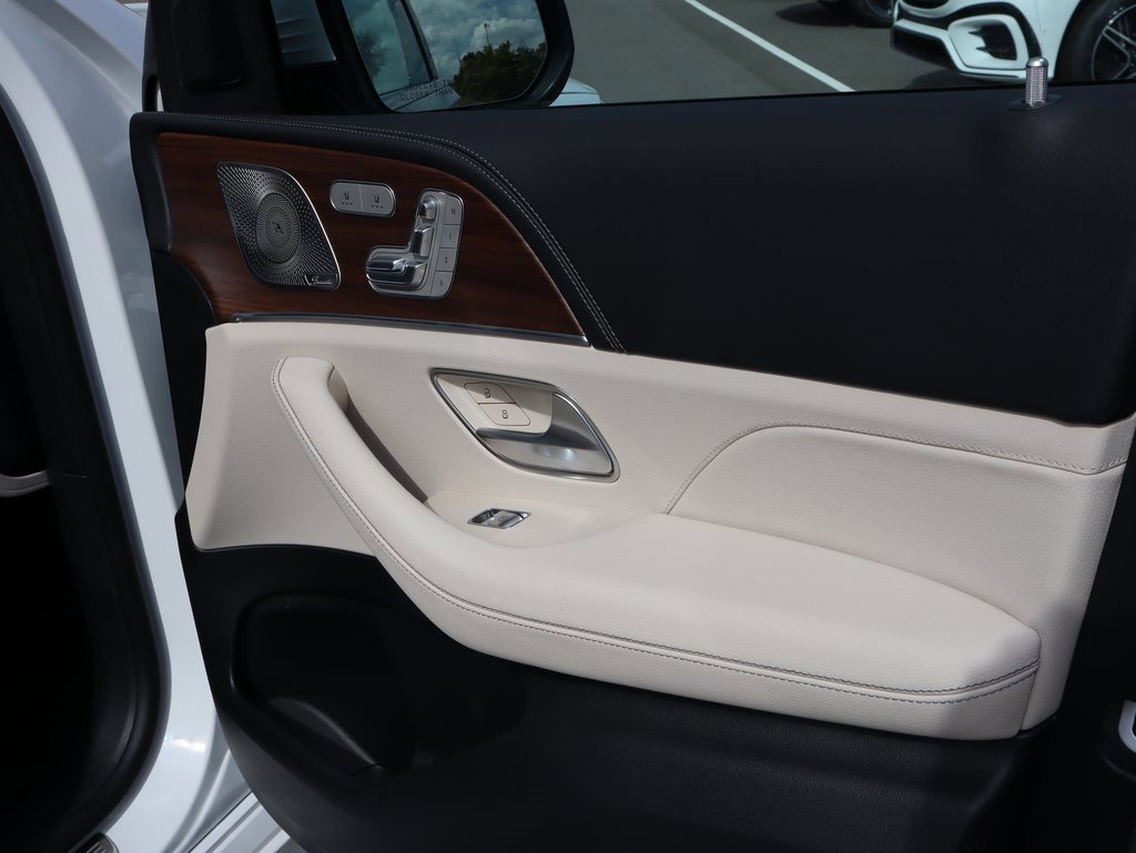 New 2026 Mercedes-Benz GLS 450 4MATIC image 8