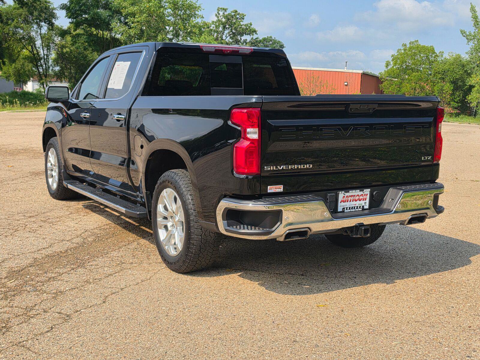 Used 2024 Chevrolet Silverado 1500 LTZ w/ Technology Package AWD/4WD image 5