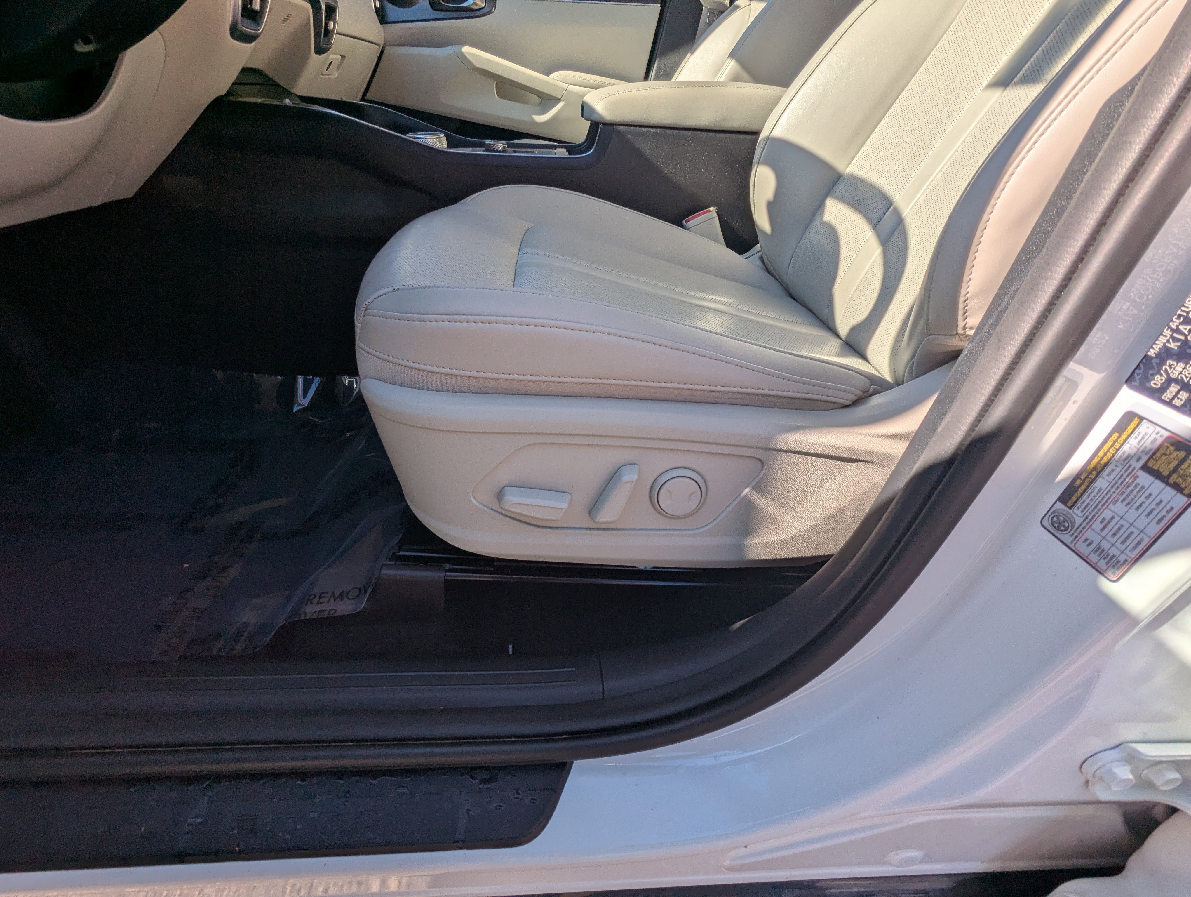 Used 2023 Kia Sorento EX image 17