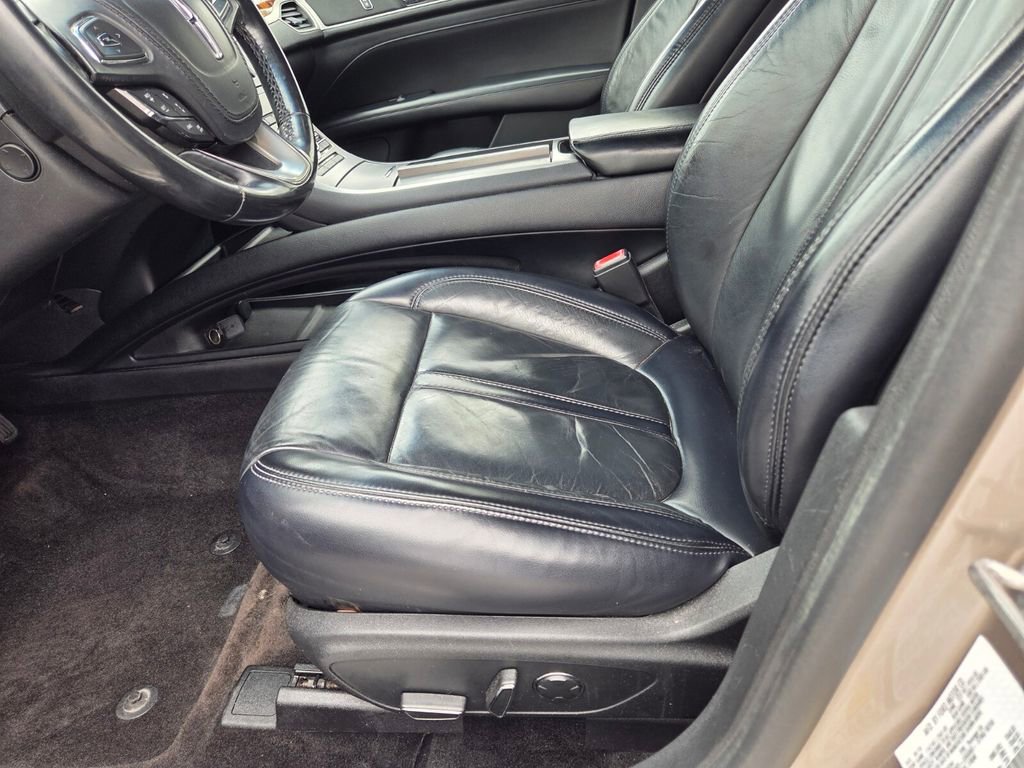 Used 2019 Lincoln MKZ Reserve FWD image 13