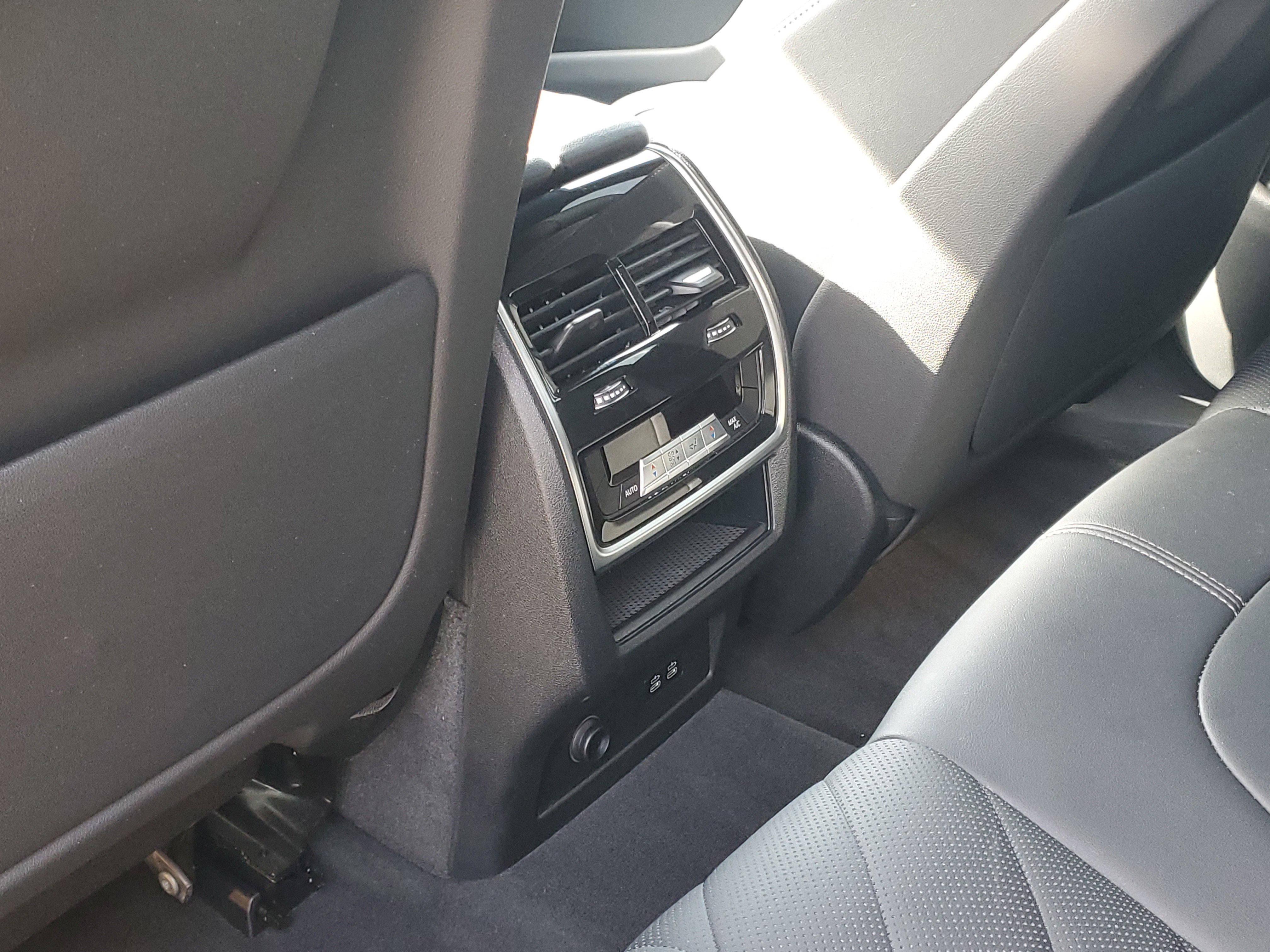 Certified 2024 BMW X5 xDrive40i w/ Premium Package image 25